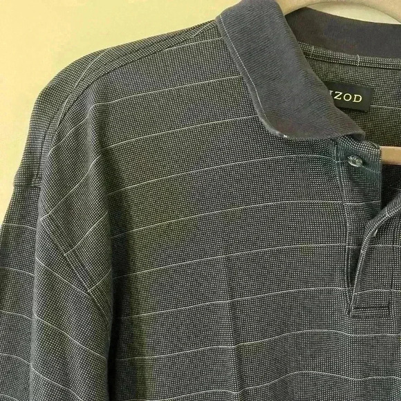 Izod light Navy Polo Shirt With Small Detailed Pattern Mens Large - Picture 6 of 6